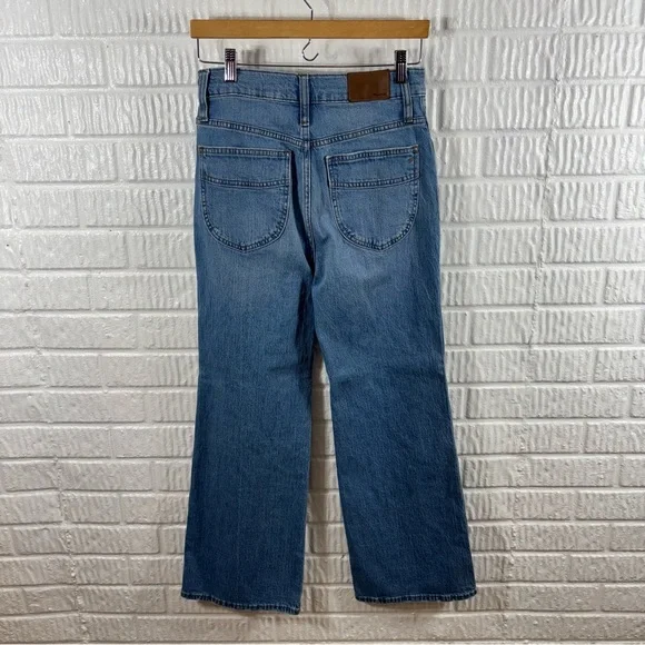 Madewell 11" High Rise Flare Jeans in Conwell Wash 27 Petite - Picture 4 of 7